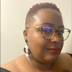 Meet your Posher, Justine